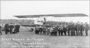 Crowd gathering round Captain Dawes' aircraft